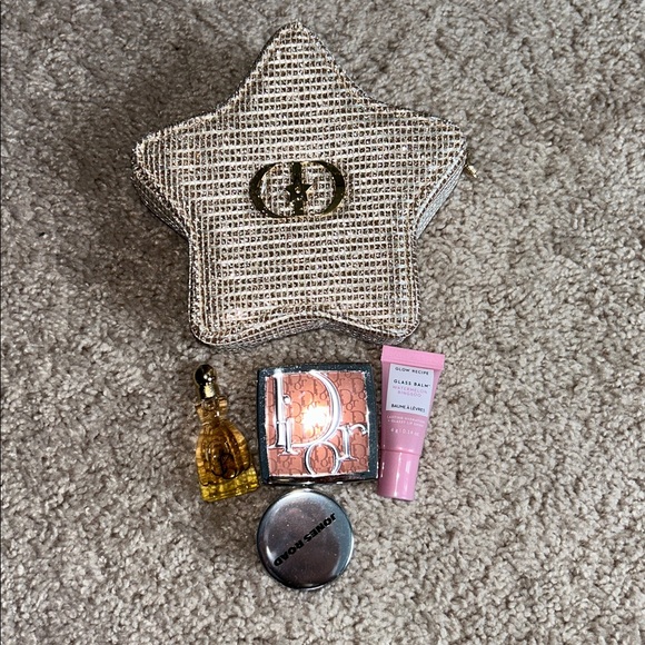 Dior beauty limited edition makeup bag - Picture 13 of 15